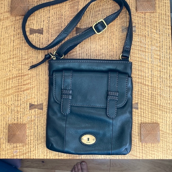 Fossil Handbags - Fossil Carson  Black Leather Crossbody Bag